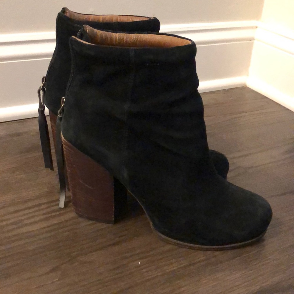 Suede bootie